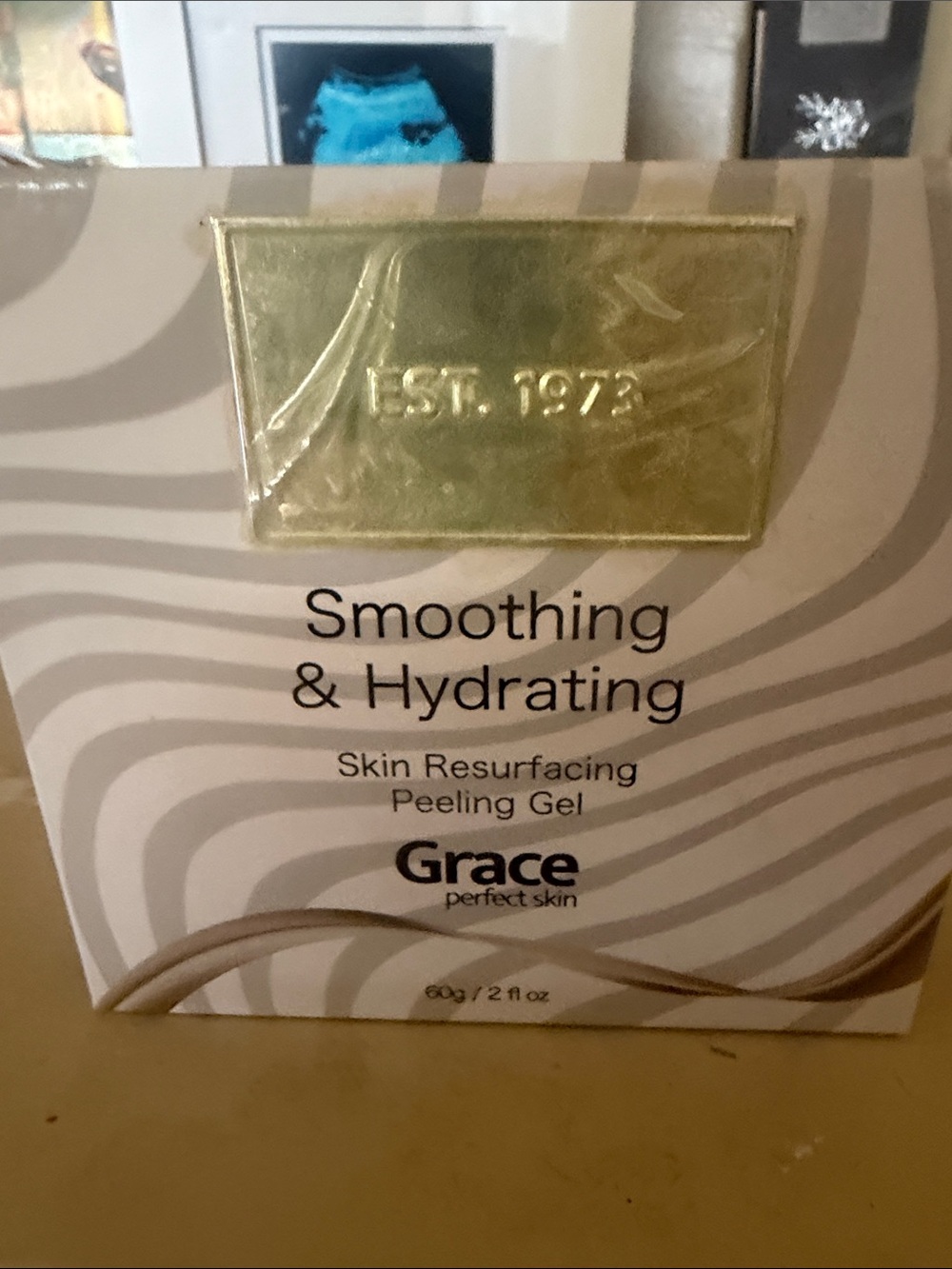 Grace Smoothing & Hydrating Peeling Gel - White and Gold
